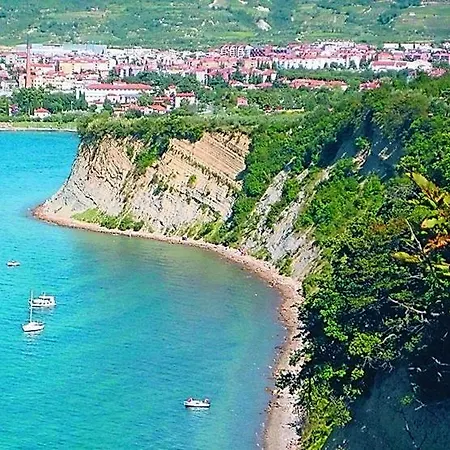 Apartma Tul